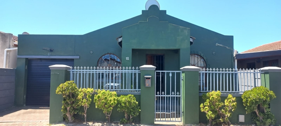 3 Bedroom Property for Sale in Wetton Western Cape